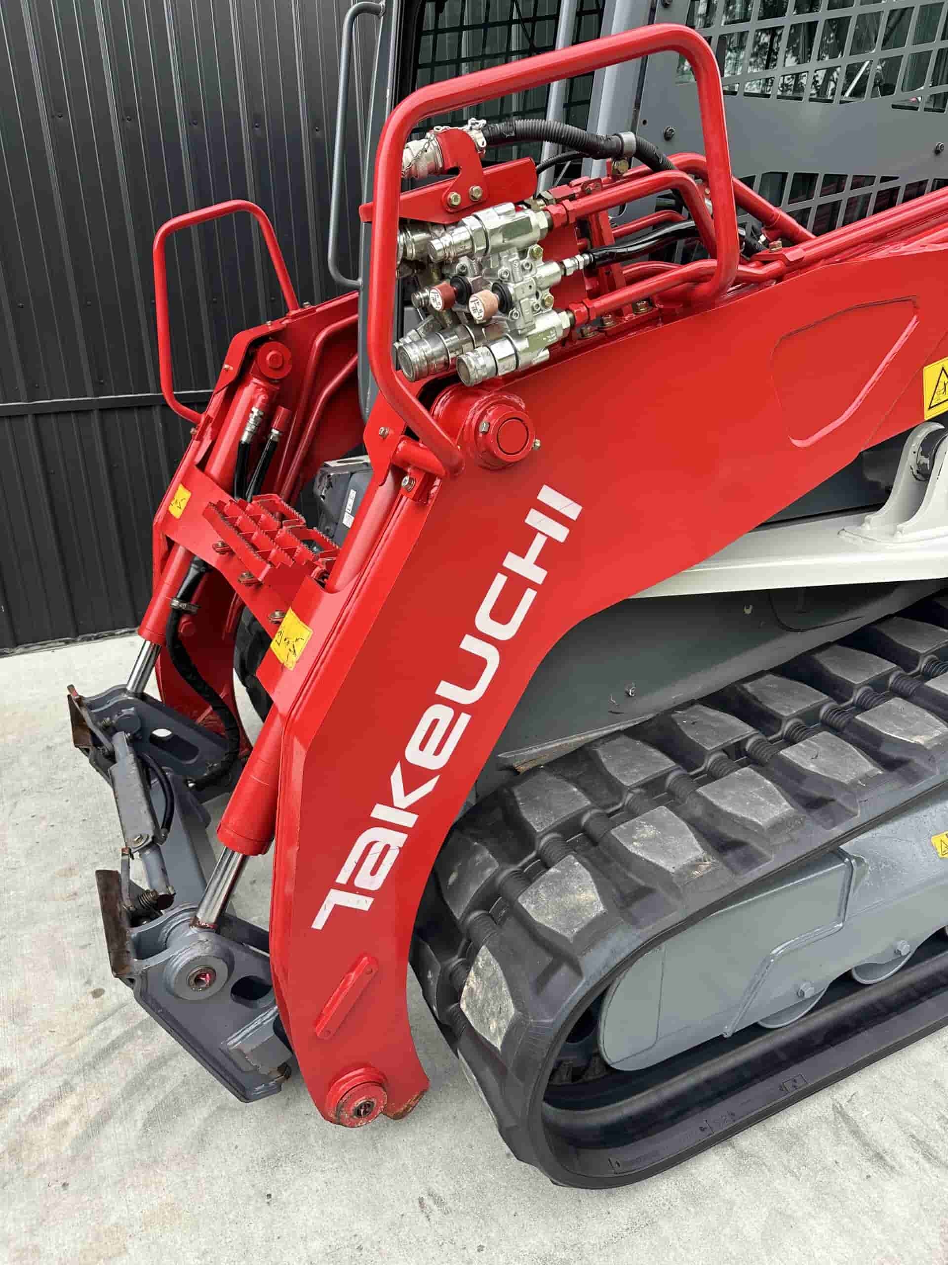 2019 TAKEUCHI TL12V2 HIGH FLOW
